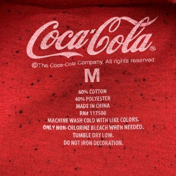 🎉Red Coca-Cola Graphic Tee - Picture 4 of 4